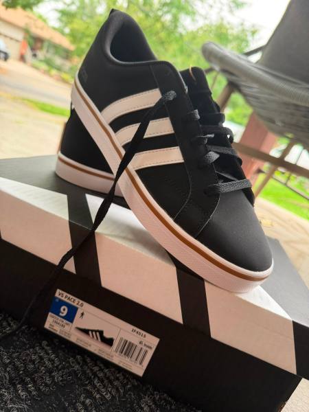 Atlete adidas VS Pace 2.0 – zi/bardhë – nr. 42⅔
